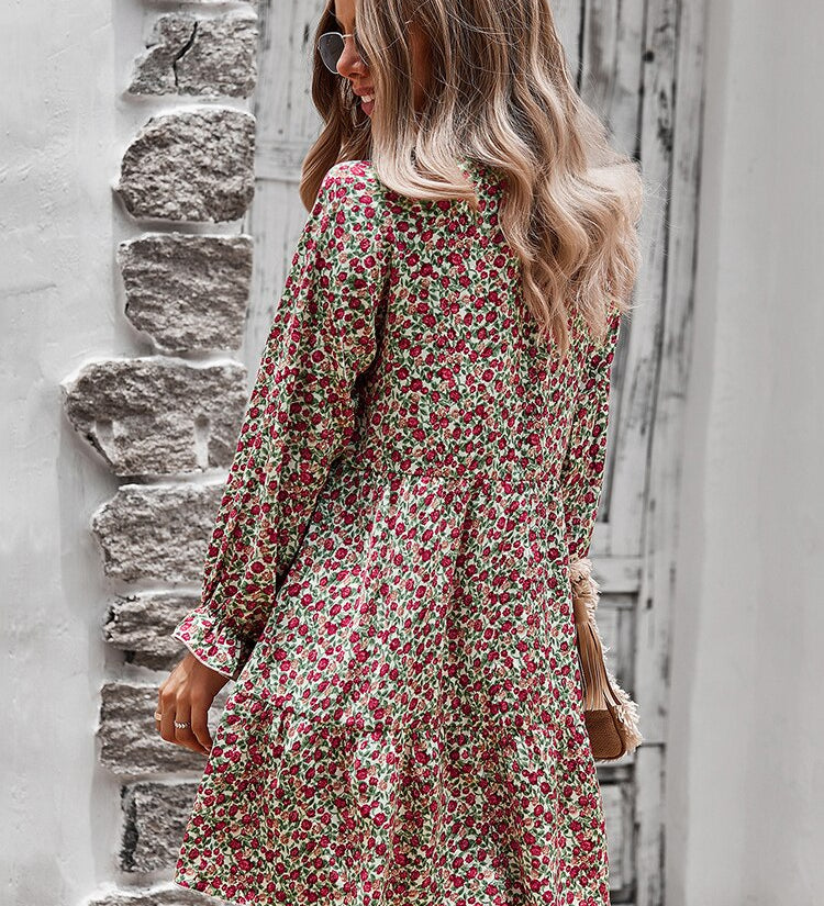 Boheme sommerkjole med blomsterprint og lange ærmer