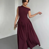 Elegant Pistaciegrøn Plisseret Maxi Kjole – Stilren Minimalisme